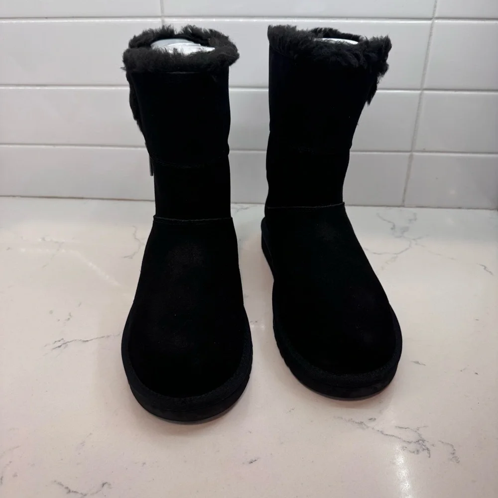 New Koolaburra by UGG Aribel short black suede boot womens size 8 zip side